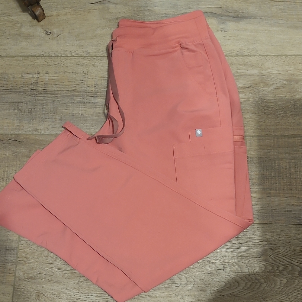 Figs Coral Women's Pants